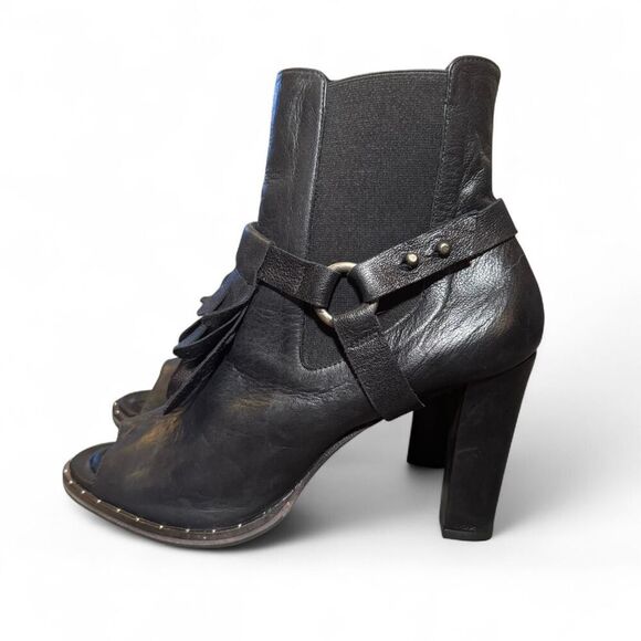 Freda Salvador Women’s 8.5 Black Leather Peep Toe Fringe Booties Heels Spain - Picture 2 of 7